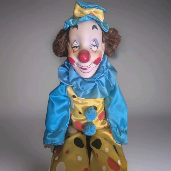Vintage Porcelain Circus Clown Doll Movie Prop Creepy Clown Collectible - Picture 1 of 9